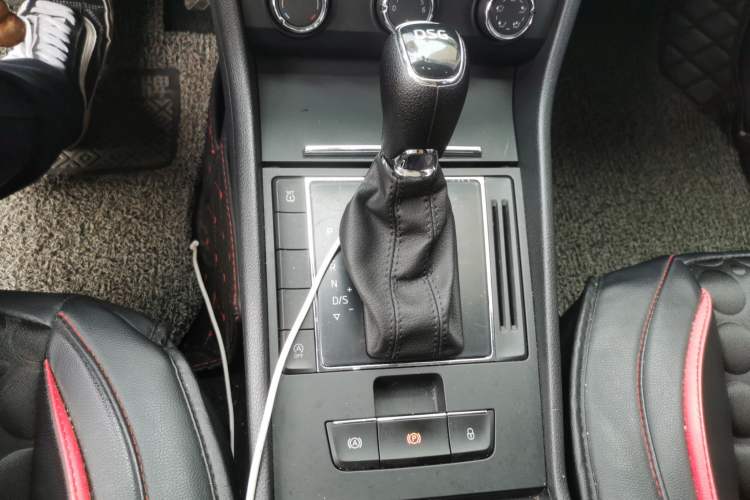 Used Skoda Superb 2019 TSI280 DSG Standard Edition Gear Lever