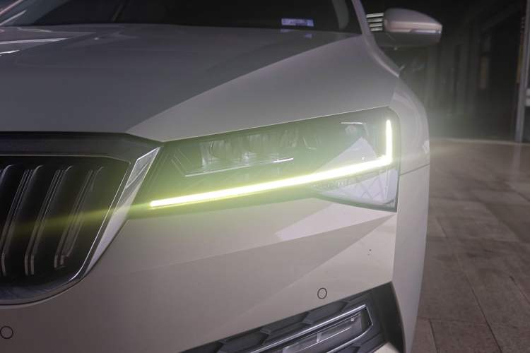 Used Skoda Superb 2019 TSI280 DSG Comfort Edition Left Front Headlight