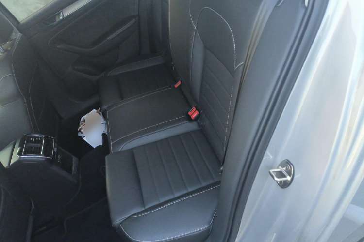 Used Skoda Superb 2019 Facelifted TSI280 DSG Comfort Edition Left Rear Seat