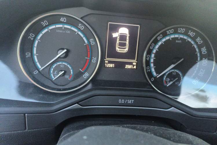 Used Skoda Superb 2019 Facelifted TSI280 DSG Comfort Edition Odometer Close Up