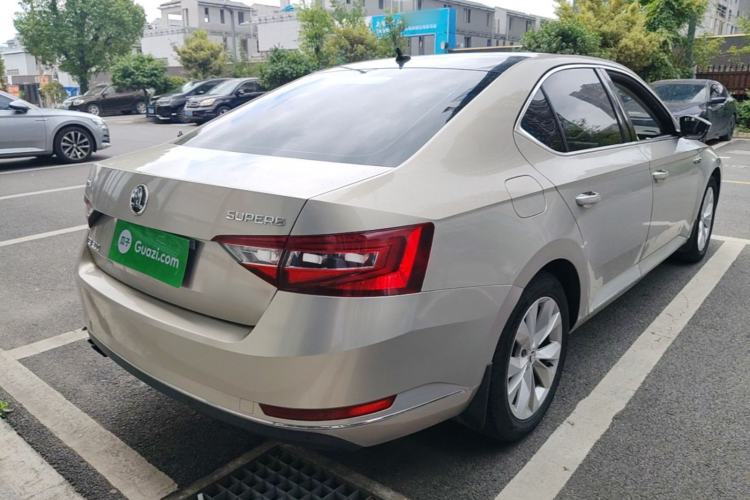 Used Skoda Superb 2019 TSI280 DSG Comfort Edition Rear Right 45 Deg