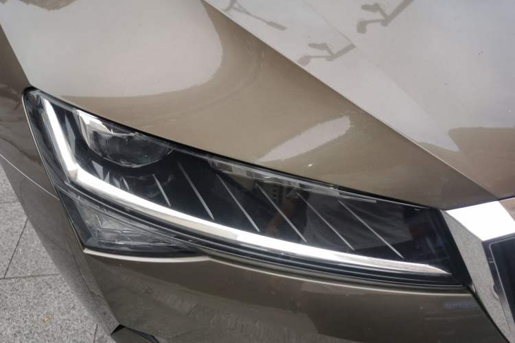 Used Skoda Superb 2019 TSI280 DSG Standard Edition Right Front Headlight