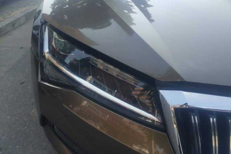 Used Skoda Superb 2019 TSI280 DSG Standard Edition Right Front Headlight