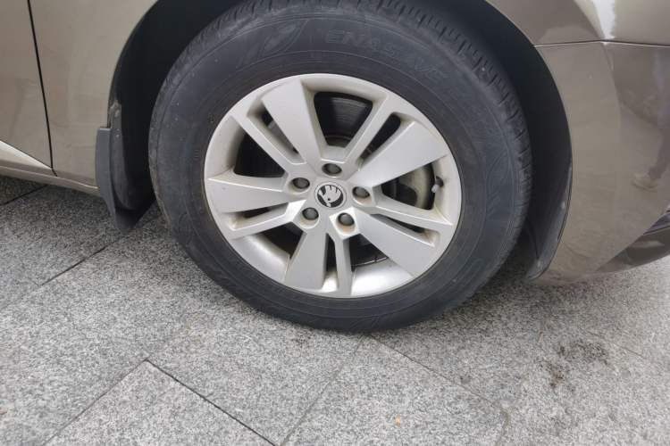Used Skoda Superb 2019 TSI280 DSG Standard Edition Right Front Wheel Hub