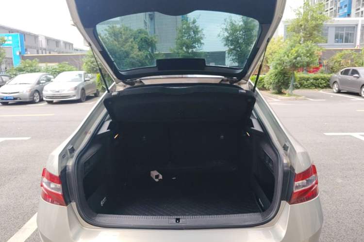 Used Skoda Superb 2019 TSI280 DSG Comfort Edition Trunk