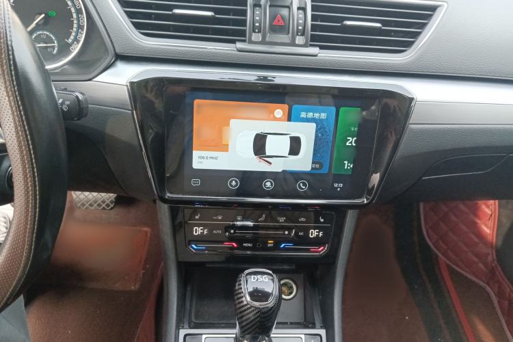 Used Skoda Superb 2019 Facelifted TSI280 DSG Comfort Edition Audio And AC Panel