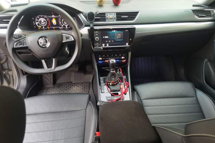 Used Skoda Superb 2019 TSI330 DSG Comfort Edition Center Console