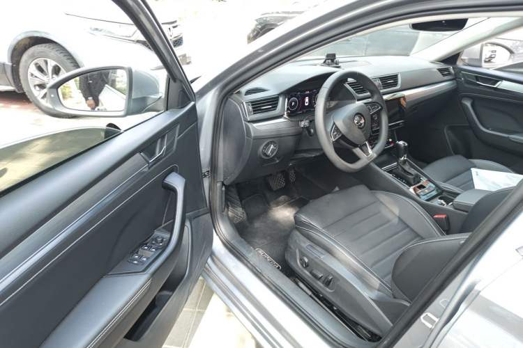 Used Skoda Superb 2019 Restyled TSI330 DSG Comfort Edition Driver Seat