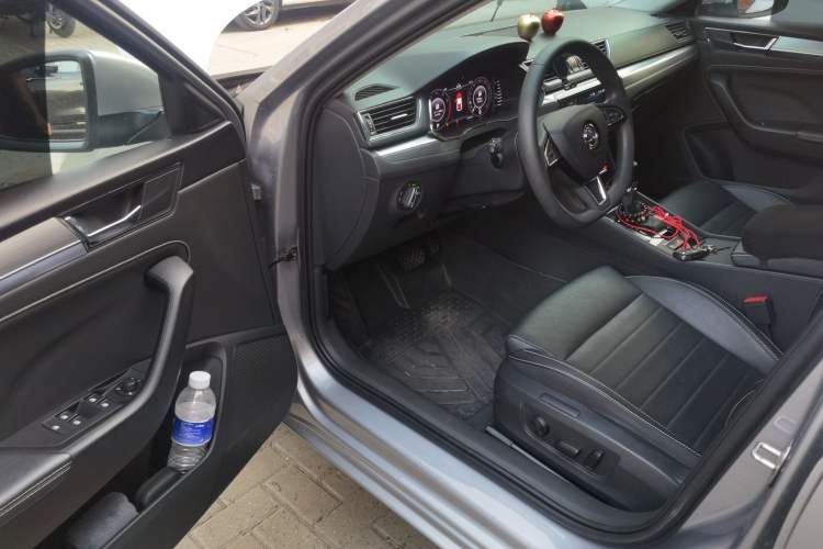 Used Skoda Superb 2019 TSI330 DSG Comfort Edition Driver Seat