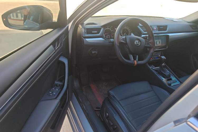 Used Skoda Superb 2019 Facelifted TSI280 DSG Comfort Edition Driver Seat