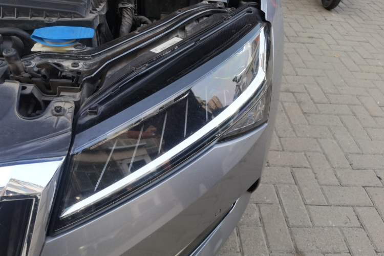 Used Skoda Superb 2019 TSI330 DSG Comfort Edition Engine Bay Left