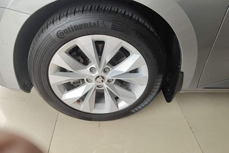 Used Skoda Superb 2019 Facelifted TSI280 DSG Comfort Edition Exterior 1