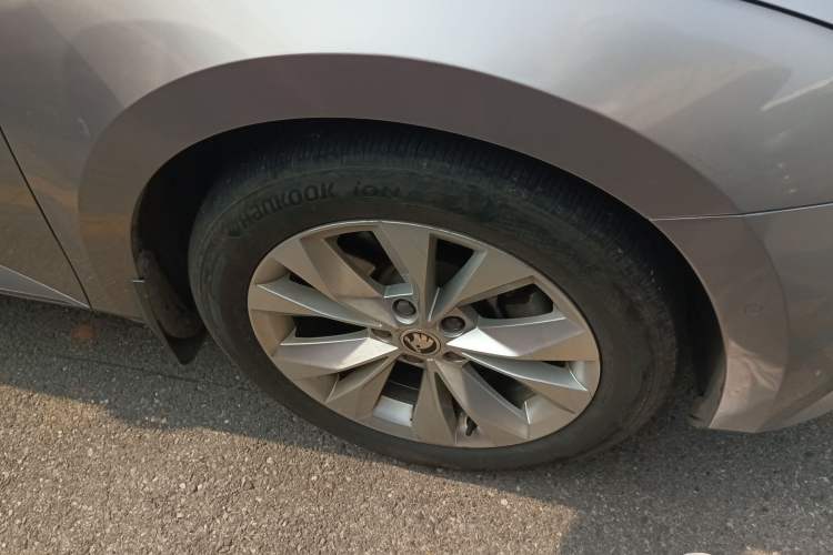 Used Skoda Superb 2019 Facelifted TSI280 DSG Comfort Edition Exterior 7