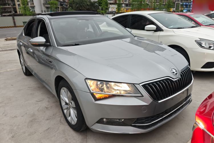 Used Skoda Superb 2019 TSI280 DSG Comfort Edition Front Right 45 Deg