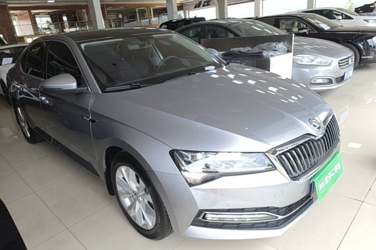 Used Skoda Superb 2019 Facelifted TSI280 DSG Comfort Edition Front Right 45 Deg