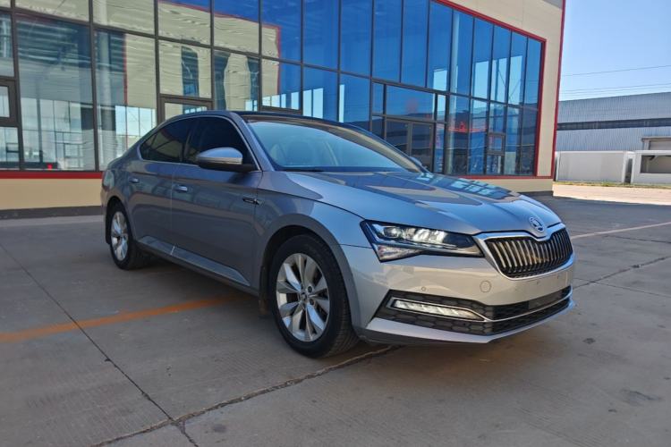 Used Skoda Superb 2019 Facelifted TSI280 DSG Comfort Edition Front Right 45 Deg