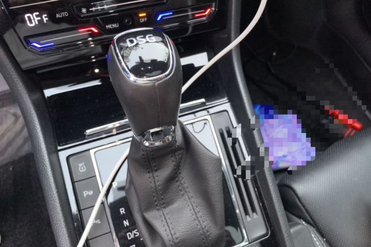 Used Skoda Superb 2019 Facelifted TSI330 DSG Luxury Edition Gear Lever
