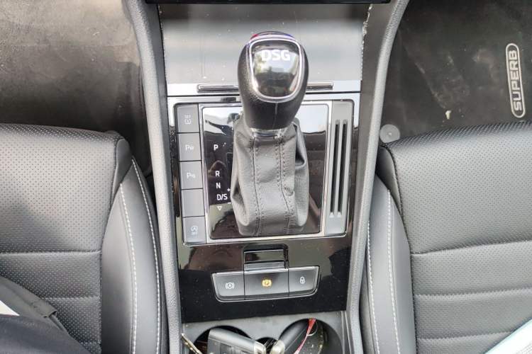 Used Skoda Superb 2019 Restyled TSI330 DSG Comfort Edition Gear Lever