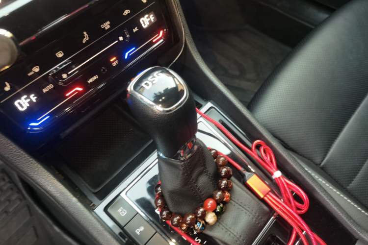 Used Skoda Superb 2019 TSI330 DSG Comfort Edition Gear Lever