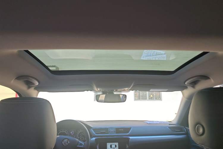 Used Skoda Superb 2019 Facelifted TSI280 DSG Comfort Edition Headliner