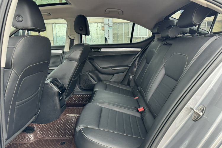 Used Skoda Superb 2019 Facelifted TSI280 DSG Comfort Edition Interior 1