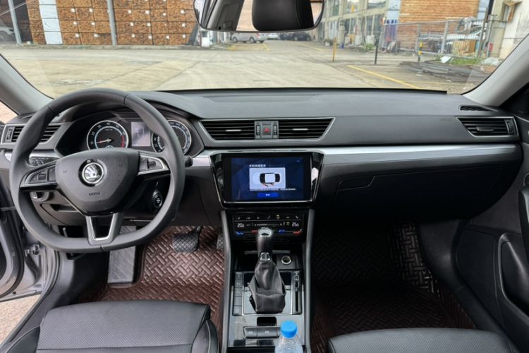 Used Skoda Superb 2019 Facelifted TSI280 DSG Comfort Edition Interior 2