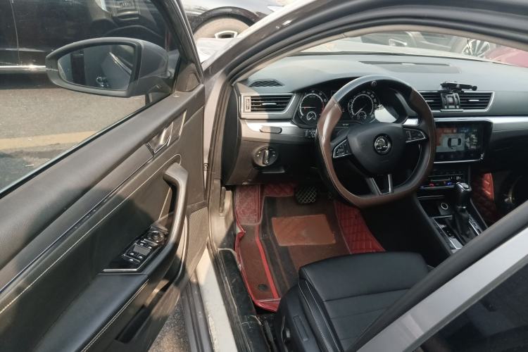 Used Skoda Superb 2019 Facelifted TSI280 DSG Comfort Edition Interior 3