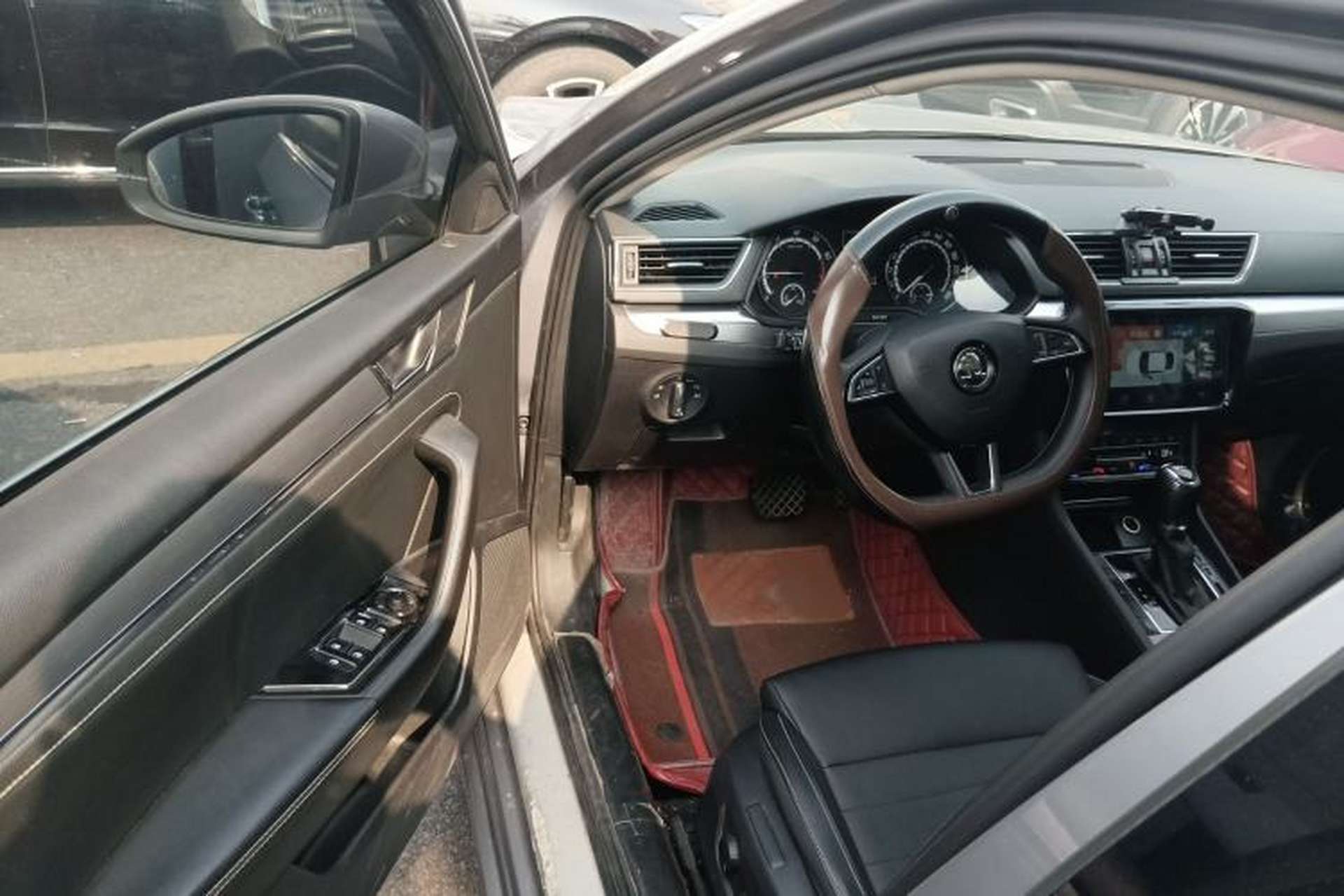 Used Skoda Superb 2019 Facelifted TSI280 DSG Comfort Edition Interior 3