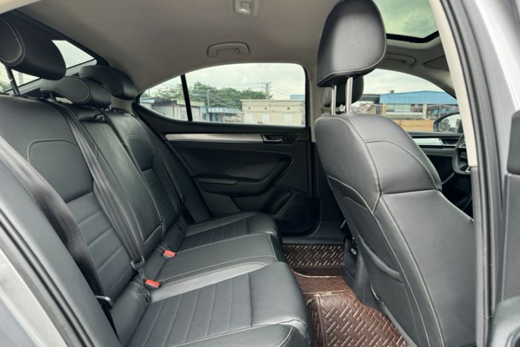 Used Skoda Superb 2019 Facelifted TSI280 DSG Comfort Edition Interior 3