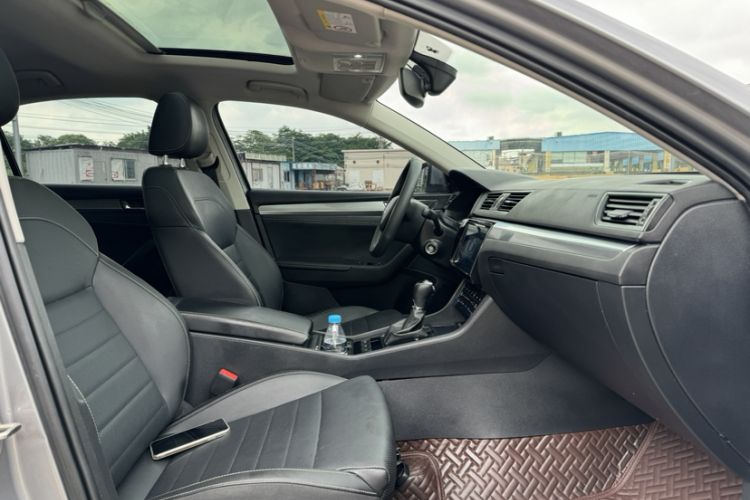 Used Skoda Superb 2019 Facelifted TSI280 DSG Comfort Edition Interior 4