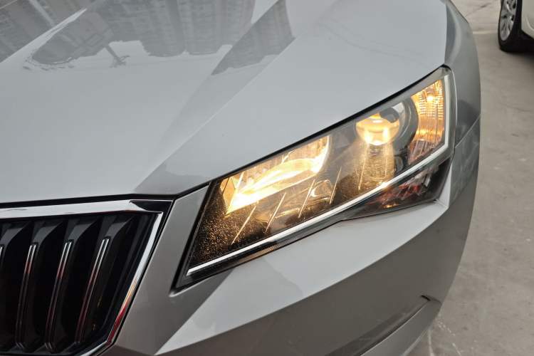 Used Skoda Superb 2019 TSI280 DSG Comfort Edition Left Front Headlight