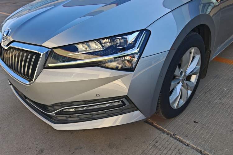 Used Skoda Superb 2019 Facelifted TSI280 DSG Comfort Edition Left Front Headlight