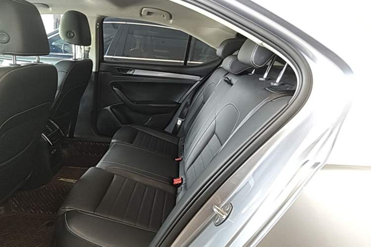 Used Skoda Superb 2019 Facelifted TSI280 DSG Comfort Edition Left Rear Seat