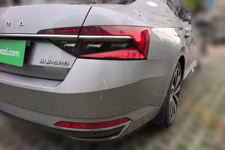Used Skoda Superb 2019 Facelifted TSI330 DSG Luxury Edition Rear Right 45 Deg