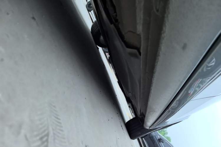 Used Skoda Superb 2019 Restyled TSI330 DSG Comfort Edition Right Side Sill