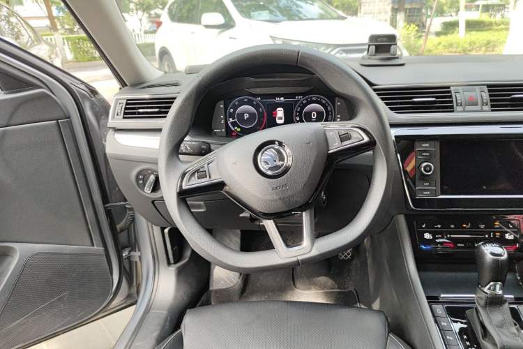 Used Skoda Superb 2019 Restyled TSI330 DSG Comfort Edition Steering Wheel