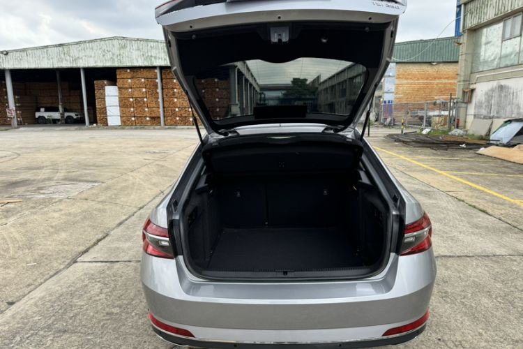 Used Skoda Superb 2019 Facelifted TSI280 DSG Comfort Edition Trunk