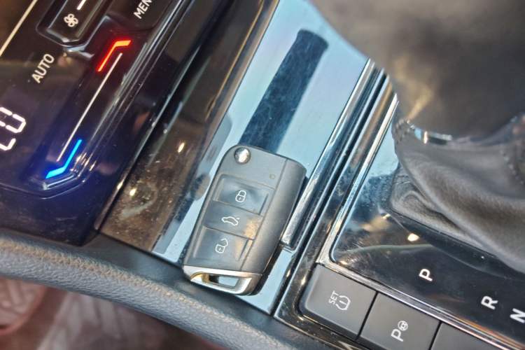 Used Skoda Superb 2019 Facelifted TSI280 DSG Comfort Edition Vehicle Key