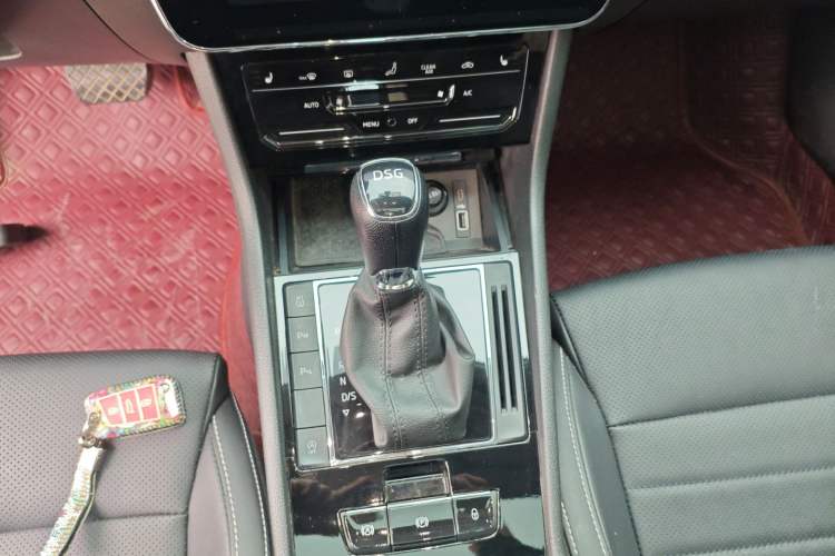 Used Skoda Superb 2019 Restyled TSI330 DSG Comfort Edition Gear Lever