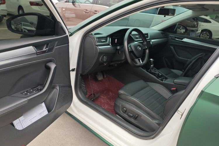 Used Skoda Superb 2019 Restyled TSI330 DSG Comfort Edition Interior 3