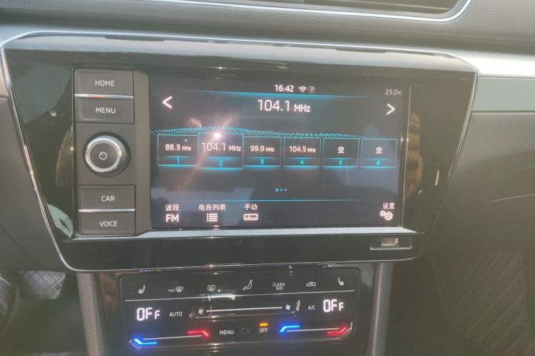 Used Skoda Superb 2019 Restyled TSI330 DSG Comfort Edition Audio And AC Panel