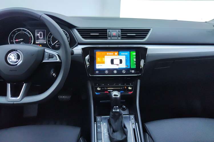 Used Skoda Superb 2019 TSI280 DSG Comfort Edition Audio And AC Panel