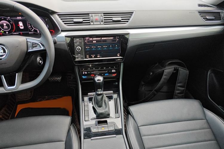 Used Skoda Superb 2019 Restyled TSI330 DSG Comfort Edition Audio And AC Panel