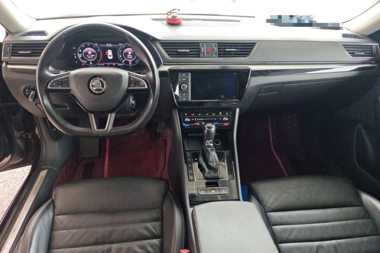 Used Skoda Superb 2019 Facelifted TSI330 DSG Luxury Edition Center Console