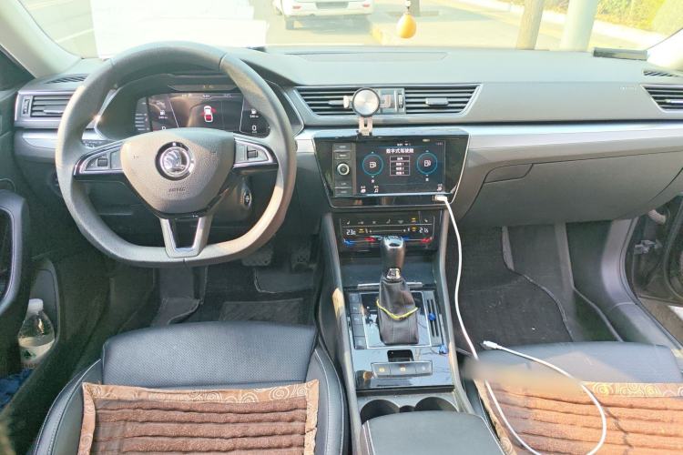 Used Skoda Superb 2019 Restyled TSI330 DSG Comfort Edition Center Console