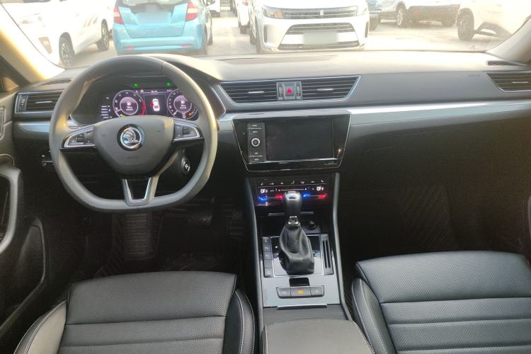 Used Skoda Superb 2019 Restyled TSI330 DSG Comfort Edition Center Console
