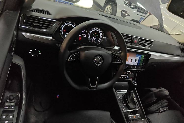 Used Skoda Superb 2019 TSI280 DSG Comfort Edition Center Console