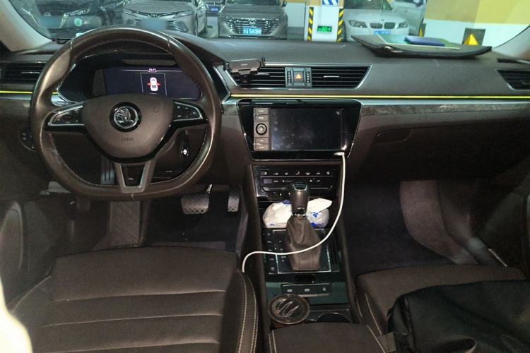 Used Skoda Superb 2019 TSI330 DSG Luxury Edition Center Console