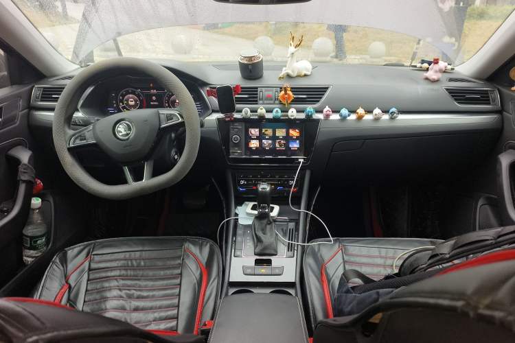 Used Skoda Superb 2019 Restyled TSI330 DSG Comfort Edition Center Console