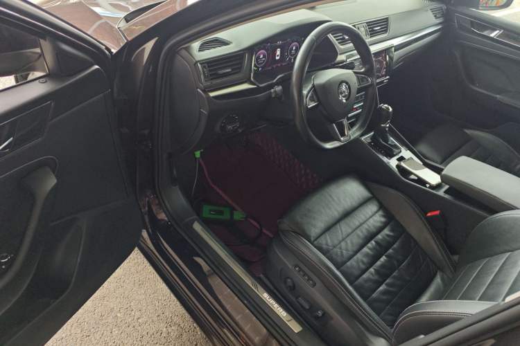 Used Skoda Superb 2019 Facelifted TSI330 DSG Luxury Edition Driver Seat